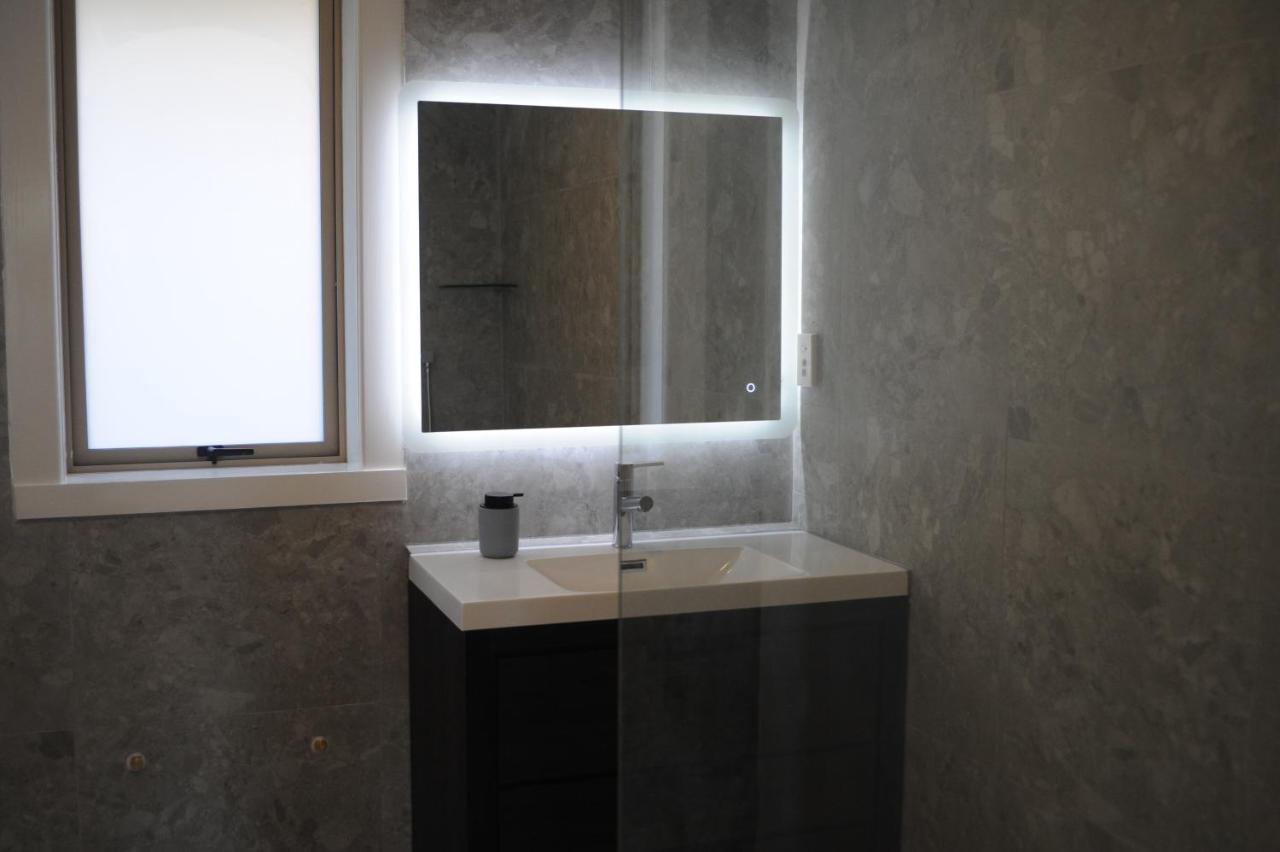Endeavour Adventures Apartment แฮมิลตัน ภายนอก รูปภาพ