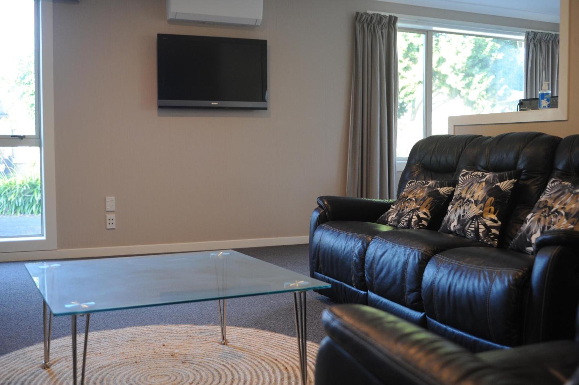 Endeavour Adventures Apartment แฮมิลตัน ภายนอก รูปภาพ